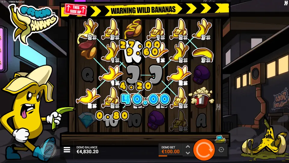 FRKN Bananas Hacksaw Spreading Banana Wild mitten in der Ausbreitung mit direktionaler Kopie